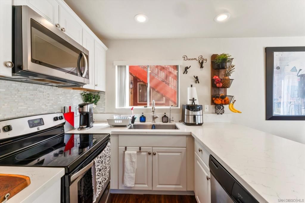 5483 Adobe Falls Rd. 7, San Diego, CA 92120