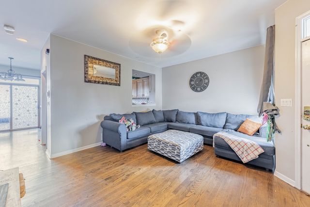 8810 W 83rd Place, Justice, IL 60458