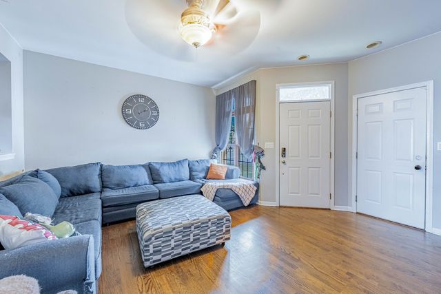 8810 W 83rd Place, Justice, IL 60458