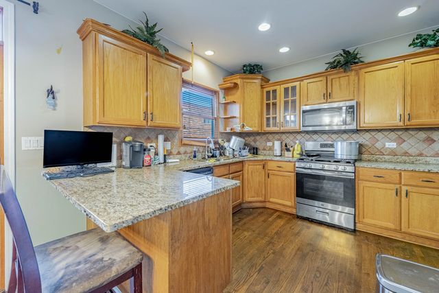 8810 W 83rd Place, Justice, IL 60458