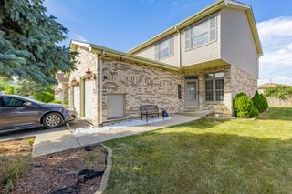 8810 W 83rd Place, Justice, IL 60458