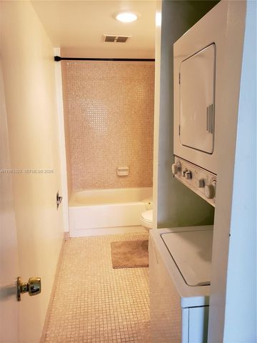 4170 Inverrary Dr 310, Lauderhill, FL 33319