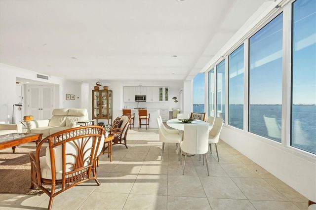 350 GOLDEN GATE POINT 62, Sarasota, FL 34236