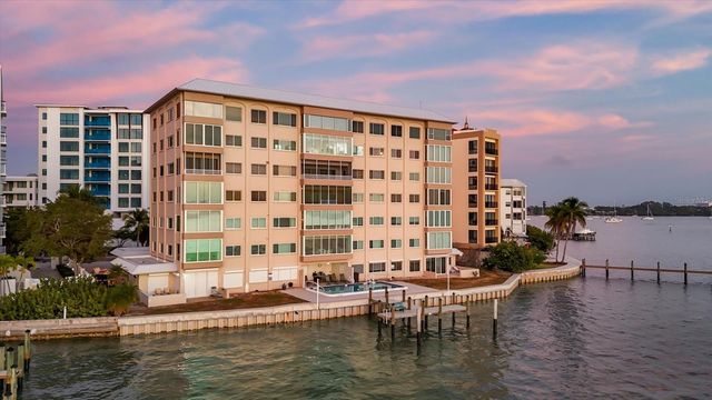 350 GOLDEN GATE POINT 62, Sarasota, FL 34236