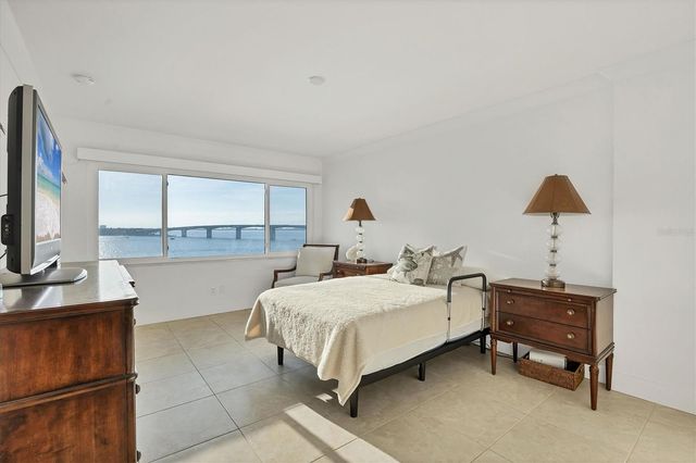 350 GOLDEN GATE POINT 62, Sarasota, FL 34236