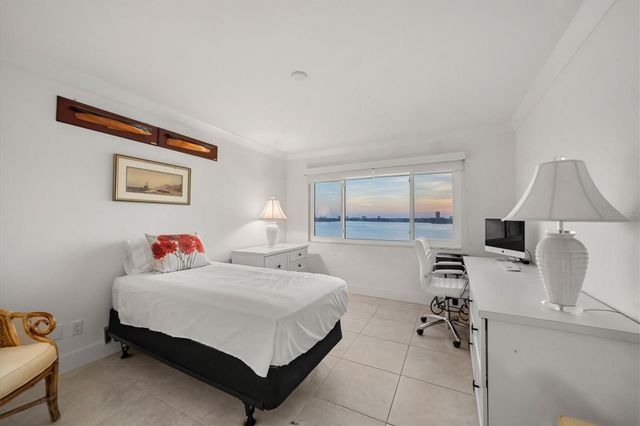 350 GOLDEN GATE POINT 62, Sarasota, FL 34236