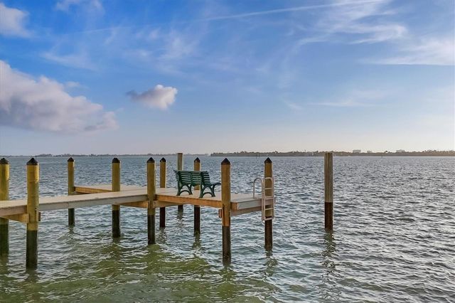 350 GOLDEN GATE POINT 62, Sarasota, FL 34236