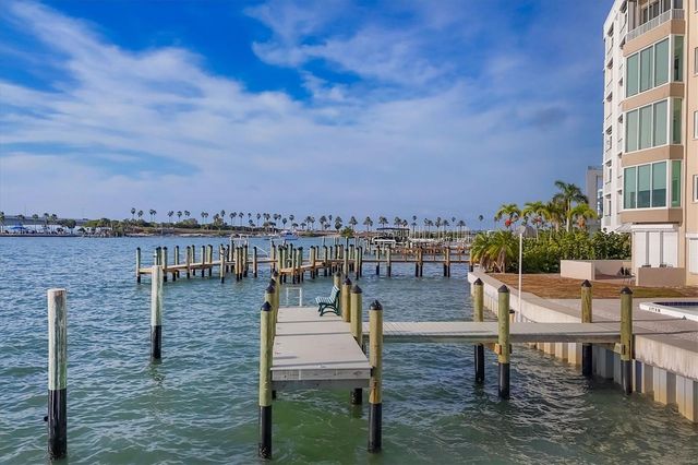 350 GOLDEN GATE POINT 62, Sarasota, FL 34236