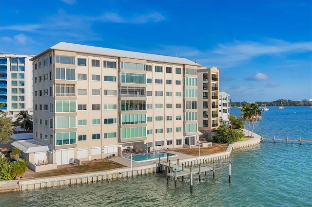 350 GOLDEN GATE POINT 62, Sarasota, FL 34236