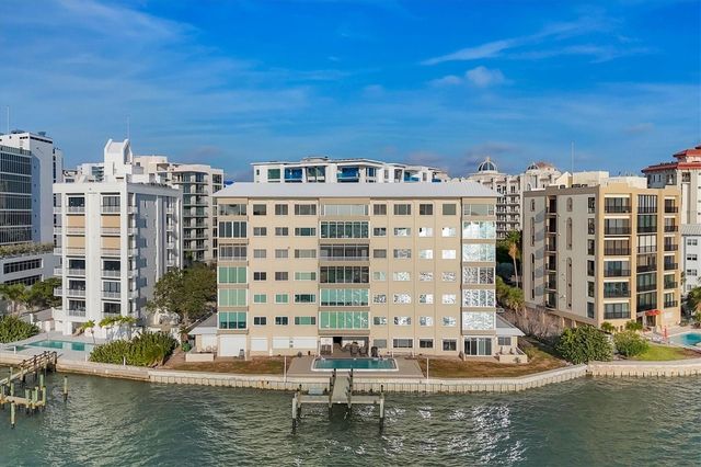 350 GOLDEN GATE POINT 62, Sarasota, FL 34236