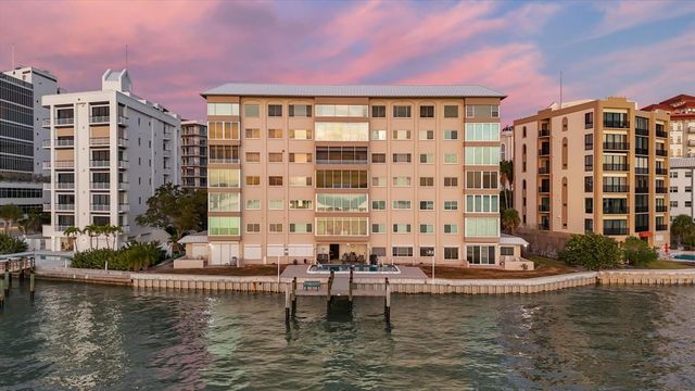 350 GOLDEN GATE POINT 62, Sarasota, FL 34236