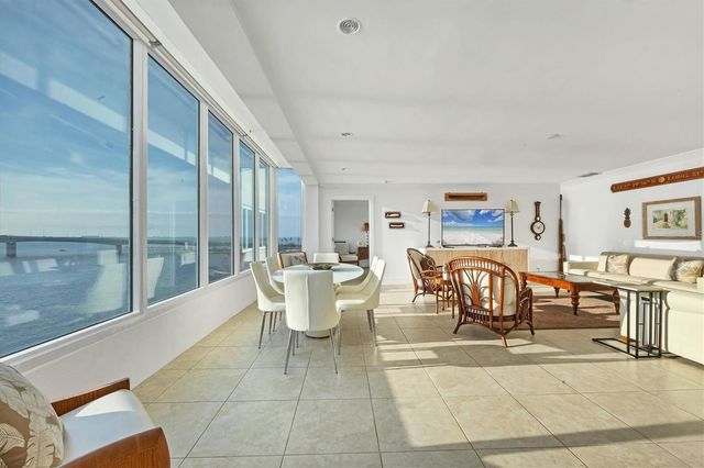 350 GOLDEN GATE POINT 62, Sarasota, FL 34236