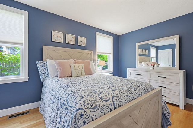 266 N Franklin St, Holbrook, MA 02343