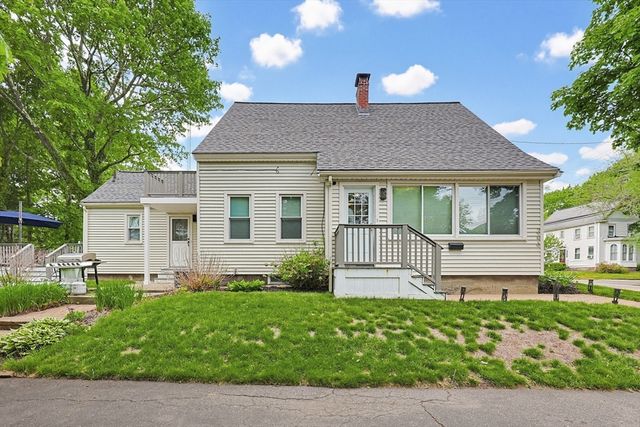 266 N Franklin St, Holbrook, MA 02343