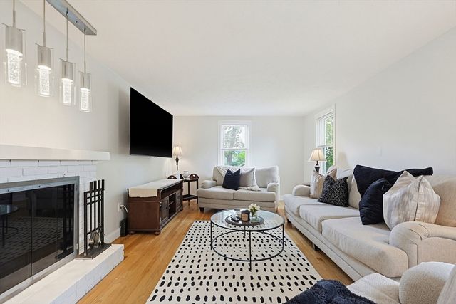 266 N Franklin St, Holbrook, MA 02343