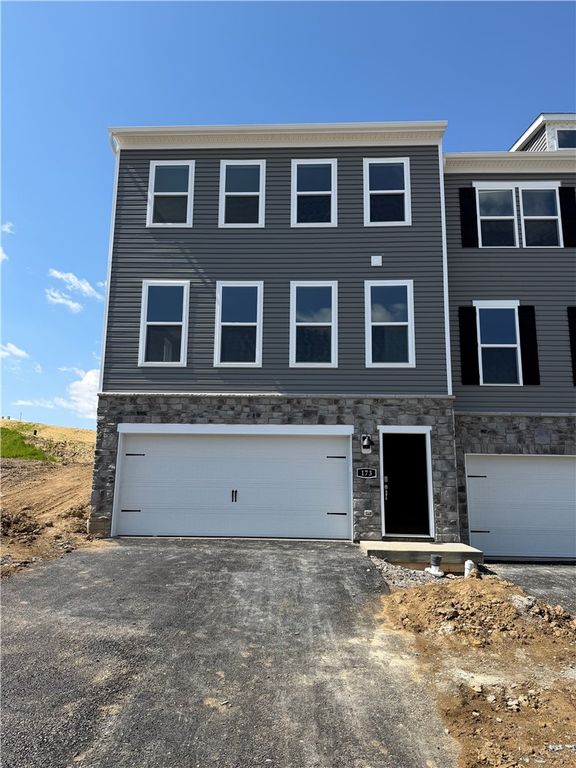 173 Laurel Hills Dr, Buffalo Twp, PA 16055
