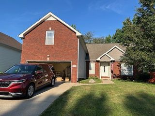 553 Parkvue Village Way, Clarksville, TN 37043