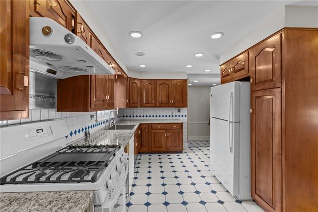 214 Rankin Avenue, Providence, RI 02908