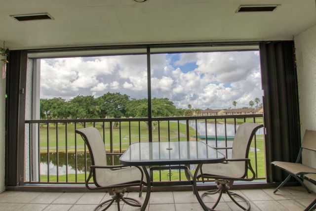 4489 LUXEMBURG Court 304, Lake Worth, FL 33467