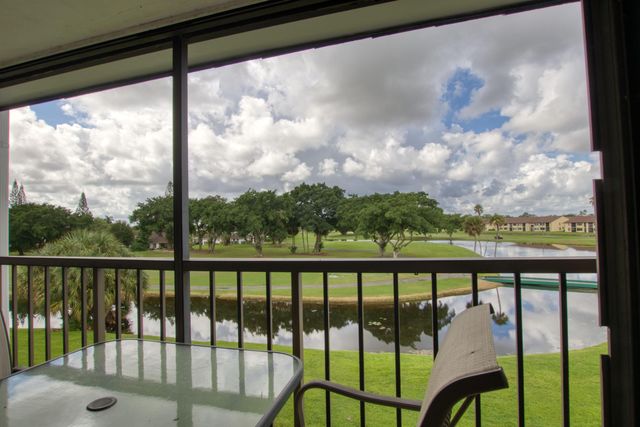 4489 LUXEMBURG Court 304, Lake Worth, FL 33467
