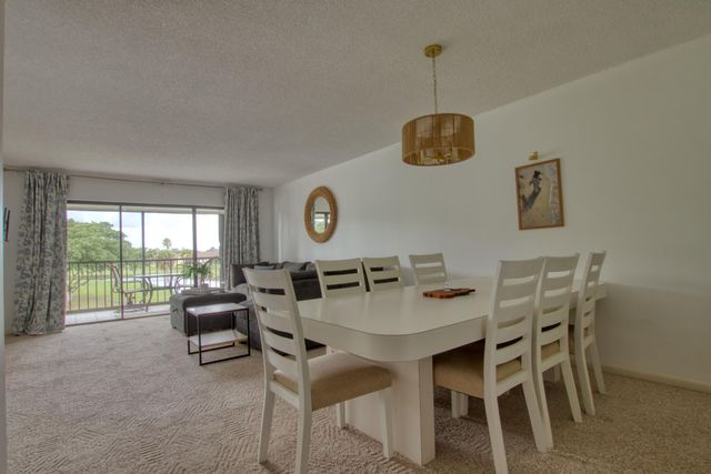 4489 LUXEMBURG Court 304, Lake Worth, FL 33467