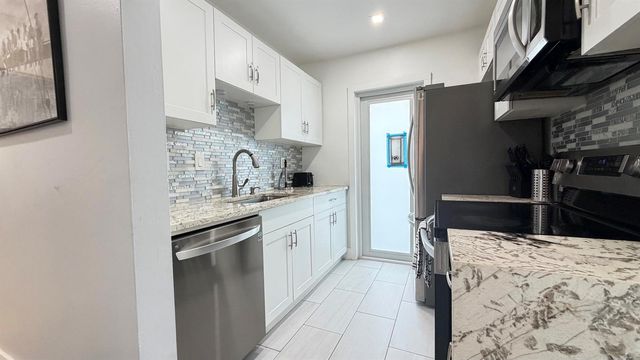 1004 NE 18th Street Front, Fort Lauderdale, FL 33305