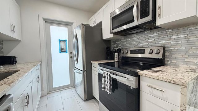 1004 NE 18th Street Front, Fort Lauderdale, FL 33305