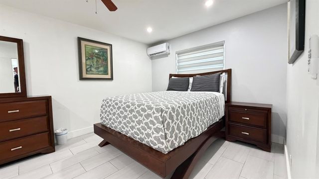1004 NE 18th Street Front, Fort Lauderdale, FL 33305