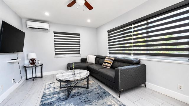 1004 NE 18th Street Front, Fort Lauderdale, FL 33305