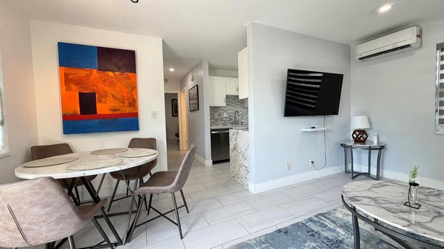 1004 NE 18th Street Front, Fort Lauderdale, FL 33305