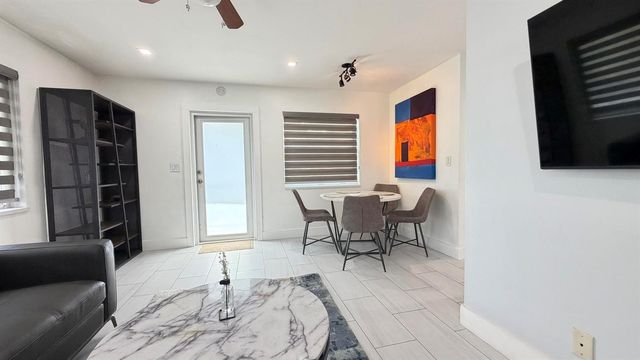 1004 NE 18th Street Front, Fort Lauderdale, FL 33305
