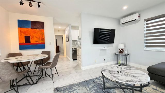 1004 NE 18th Street Front, Fort Lauderdale, FL 33305