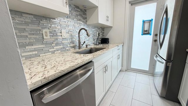 1004 NE 18th Street Front, Fort Lauderdale, FL 33305