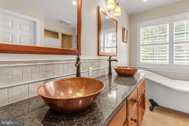 1358 SYLVAN, Lancaster, PA 17601
