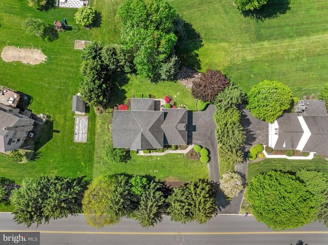 1358 SYLVAN, Lancaster, PA 17601
