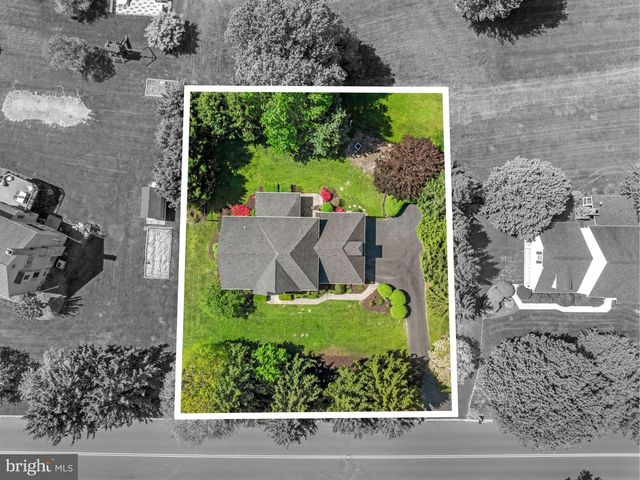 1358 SYLVAN, Lancaster, PA 17601