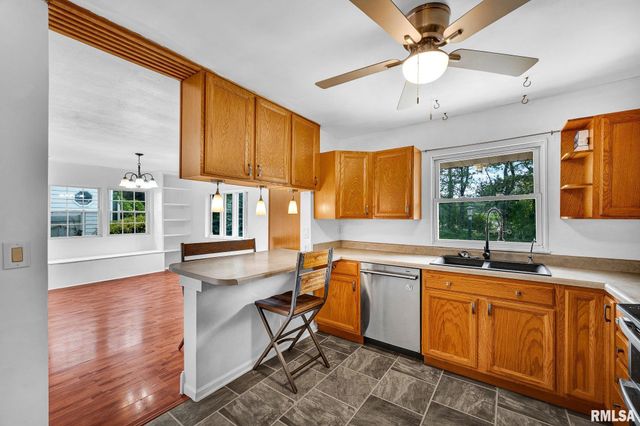 4237 N GATE RIDGE Road, Peoria, IL 61614