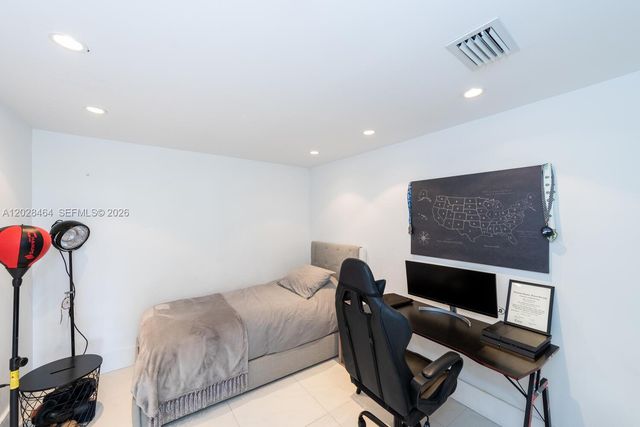 781 Crandon Blvd 405, Key Biscayne, FL 33149