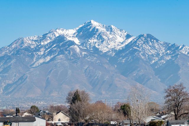 7241 S CALLIE DR, West Jordan, UT 84084