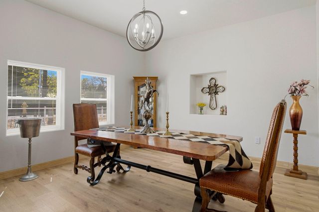 9017 Guadalupe Trail NW, Albuquerque, NM 87114