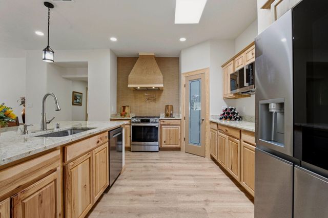 9017 Guadalupe Trail NW, Albuquerque, NM 87114