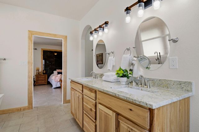 9017 Guadalupe Trail NW, Albuquerque, NM 87114