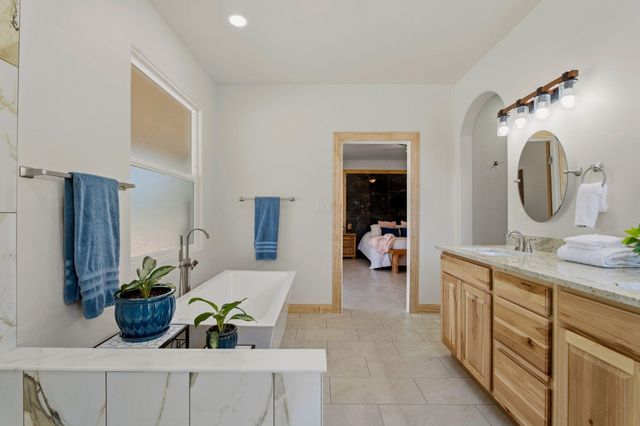 9017 Guadalupe Trail NW, Albuquerque, NM 87114