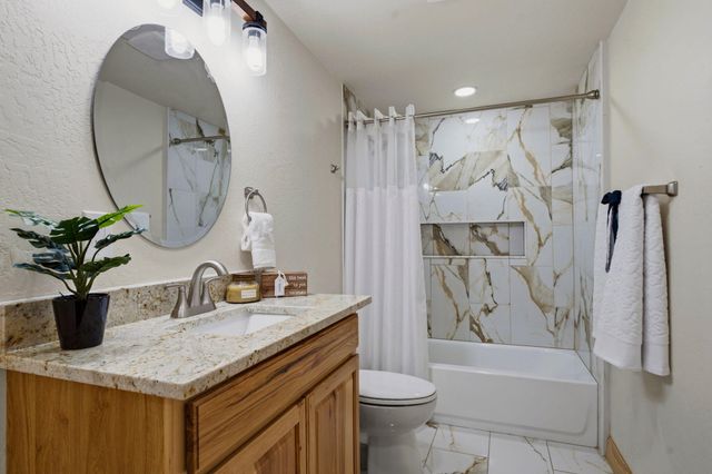 9017 Guadalupe Trail NW, Albuquerque, NM 87114