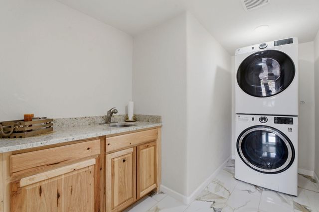9017 Guadalupe Trail NW, Albuquerque, NM 87114