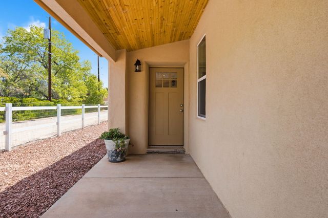 9017 Guadalupe Trail NW, Albuquerque, NM 87114