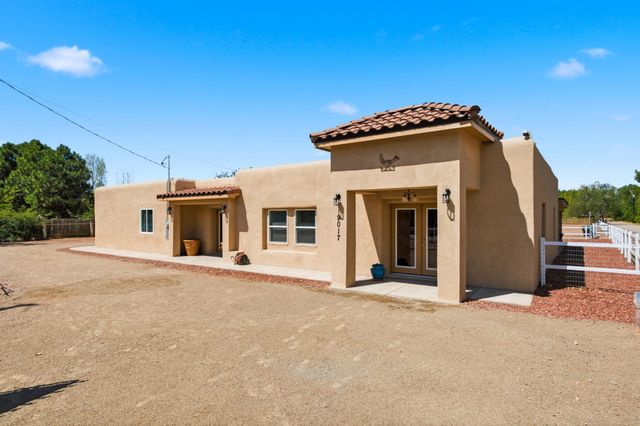 9017 Guadalupe Trail NW, Albuquerque, NM 87114