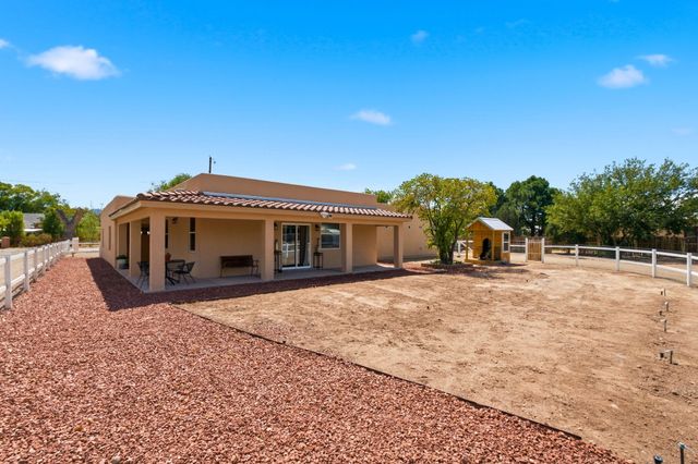 9017 Guadalupe Trail NW, Albuquerque, NM 87114