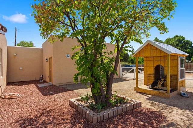 9017 Guadalupe Trail NW, Albuquerque, NM 87114