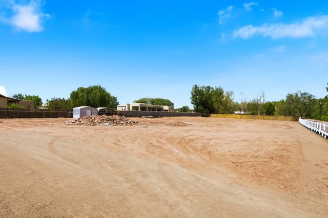 9017 Guadalupe Trail NW, Albuquerque, NM 87114